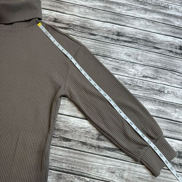 GAP Women's Waffle Knit Turtleneck Shirt M Med Medium Taupe Brown Side Slit Boxy - Picture 13 of 13